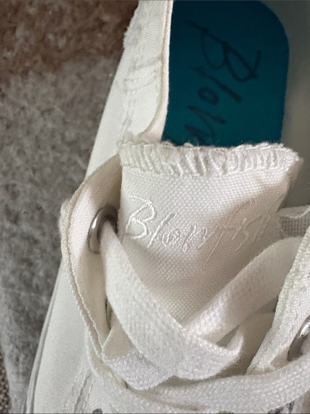 Blowfish White Canvas Women's Low-Top Sneakers clean worn once - Picture 3 of 7